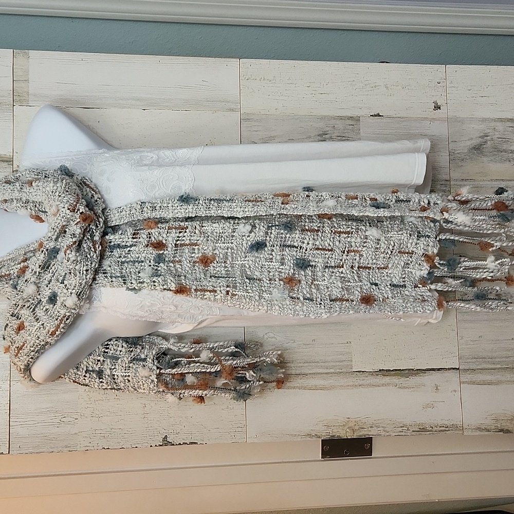Textured Gray and Brown Scarf
